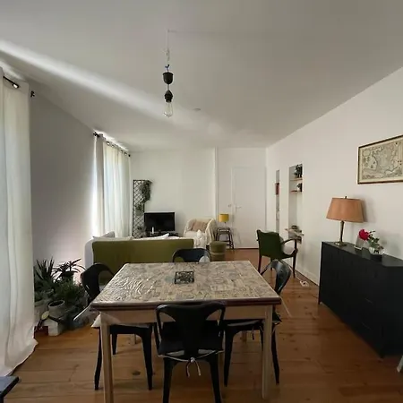 Logement Avec Terrasse A 450m Et Centreville * La Rochelle (Charente-Maritime)