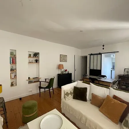 Apartment Logement Avec Terrasse A 450m Et Centreville