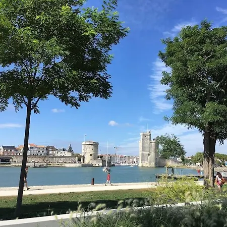 Logement Avec Terrasse A 450m Et Centreville Apartment La Rochelle (Charente-Maritime)